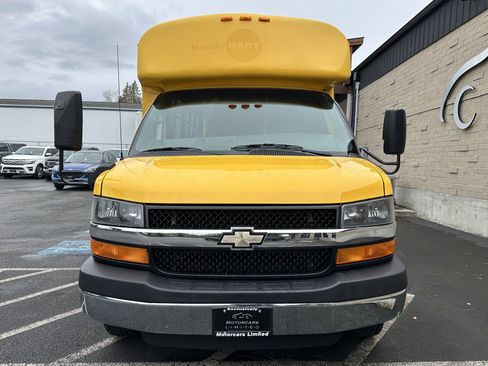 Used 2015 Chevrolet Express 3500 image 12