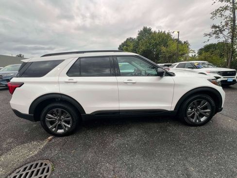Used 2026 Ford Explorer Active w/ Active Comfort Package AWD/4WD image 5
