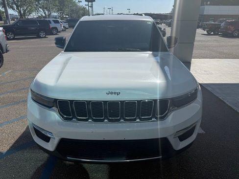 Used 2024 Jeep Grand Cherokee Limited image 6
