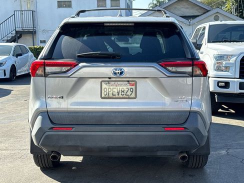 Certified 2020 Toyota RAV4 LE w/ Carpet Mat Package image 4