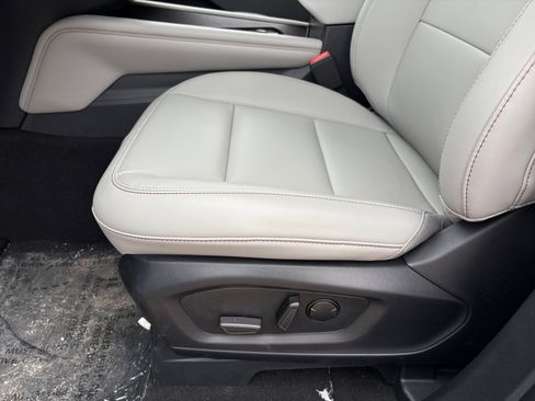 New 2026 Ford Explorer Active w/ Active Comfort Package image 13