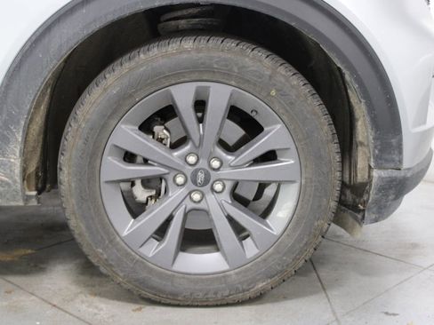 Used 2023 Ford Explorer XLT w/ Equipment Group 202A image 12