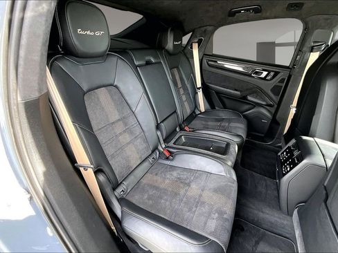 Used 2023 Porsche Cayenne Turbo GT AWD/4WD image 23