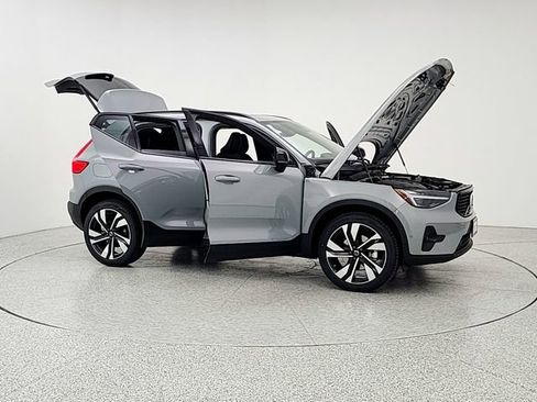 New 2026 Volvo XC40 B5 Plus w/ Climate Package AWD/4WD image 10