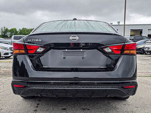 Used 2025 Nissan Altima 2.5 SV FWD image 5