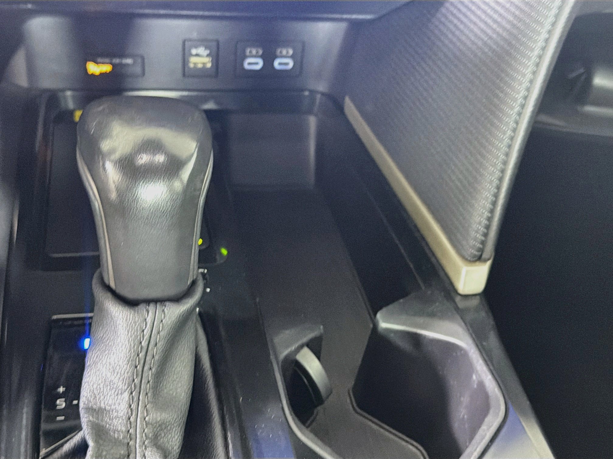 Used 2025 Toyota Camry SE FWD image 23