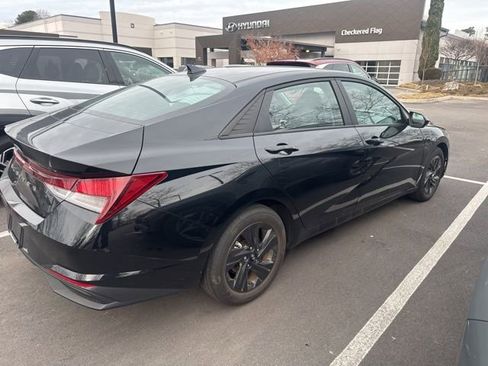 Used 2023 Hyundai Elantra SEL image 10