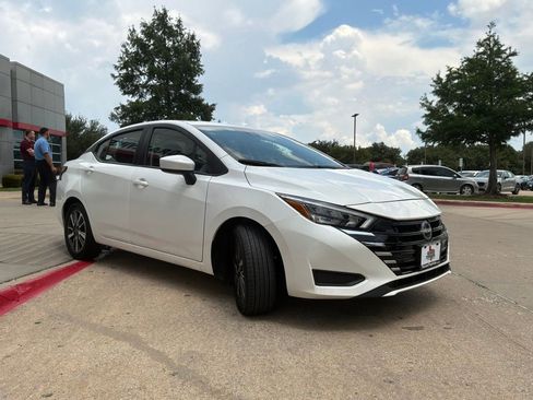 Used 2025 Nissan Versa SV FWD image 6