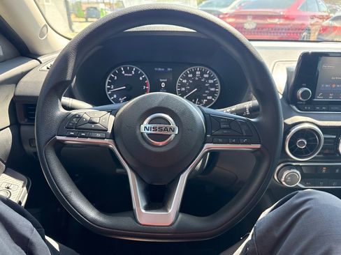 Used 2022 Nissan Sentra S FWD image 13