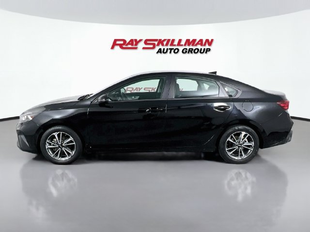 Used 2023 Kia Forte LXS w/ LXS Technology Package FWD image 4