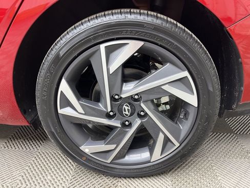 Used 2025 Hyundai Elantra SEL FWD image 30
