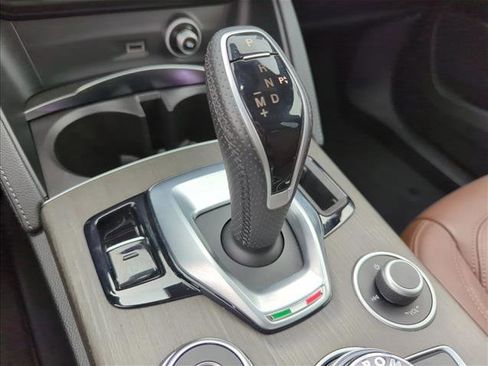 Used 2022 Alfa Romeo Stelvio Ti image 11