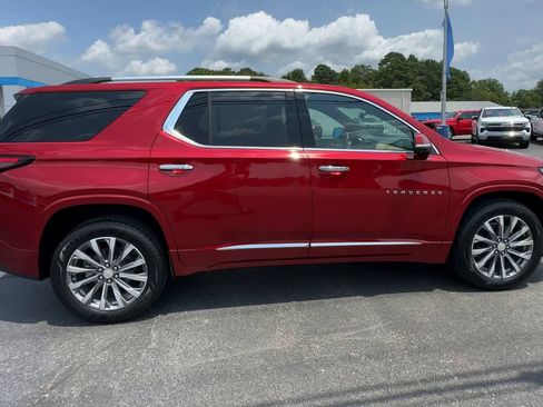 Certified 2023 Chevrolet Traverse Premier FWD image 9