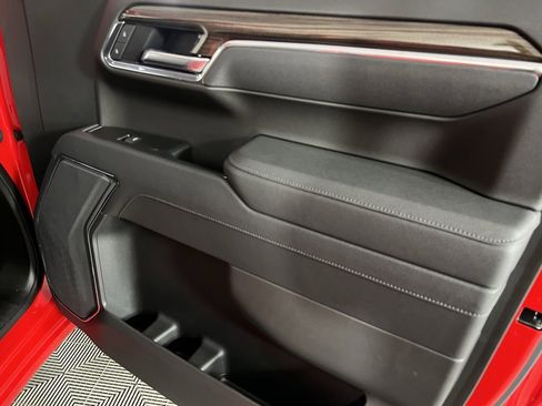 Used 2025 Chevrolet Silverado 1500 LT w/ Safety Package image 34