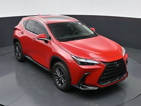 Used 2025 Lexus NX 250 FWD w/ Towing Package (2000 Lbs) image 32