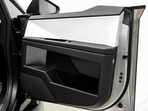 Used 2024 Tesla Cybertruck AWD Crew Cab image 49