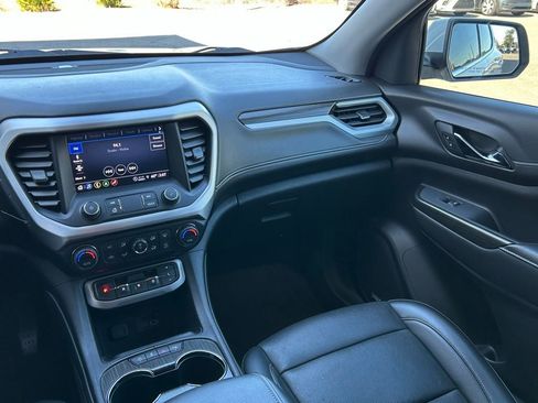 Used 2023 GMC Acadia SLT image 10