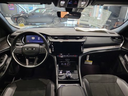 New 2026 Jeep Grand Cherokee Altitude AWD/4WD image 23