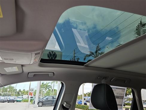 New 2025 Volkswagen Taos SE image 13