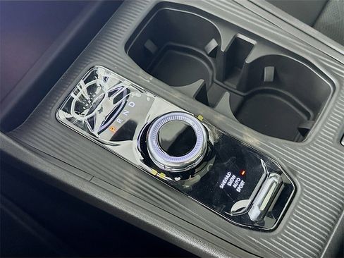 New 2026 Jeep Cherokee Overland image 12