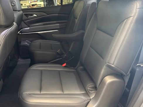 Used 2026 Chevrolet Traverse LT w/ Driver Confidence Package FWD image 10