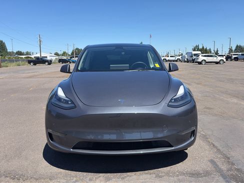 Used 2022 Tesla Model Y Performance AWD/4WD image 2