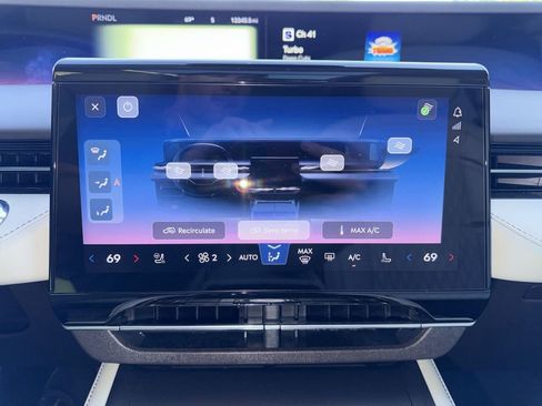 Used 2024 Lincoln Nautilus Black Label AWD/4WD image 17