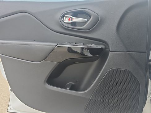 Certified 2023 Jeep Cherokee Altitude Lux image 24