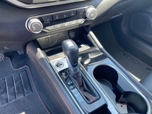 Used 2024 Nissan Altima 2.5 SR w/ SR Premium Package FWD image 24