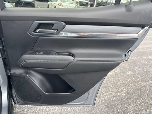 New 2027 GMC Terrain Elevation w/ Technology Package II AWD/4WD image 32