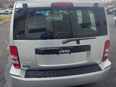 Used 2012 Jeep Liberty Sport image 3