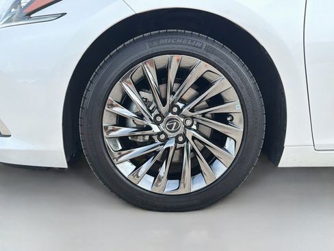 Used 2024 Lexus ES 350 Ultra Luxury w/ Accessory Package (Z2) FWD image 42
