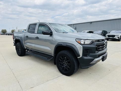 Used 2023 Chevrolet Colorado Trail Boss w/ Technology Package image 2