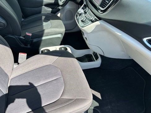 Used 2024 Chrysler Voyager LX FWD image 36