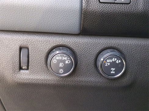 Certified 2021 Chevrolet Colorado Z71 w/ Z71 Midnight Edition image 18