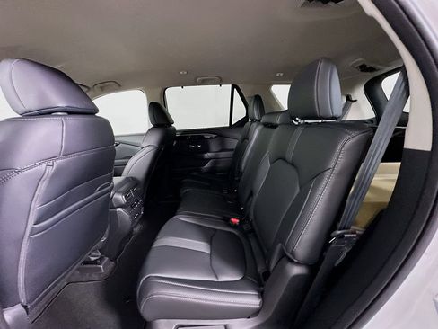 Used 2025 Honda Pilot EX-L image 17