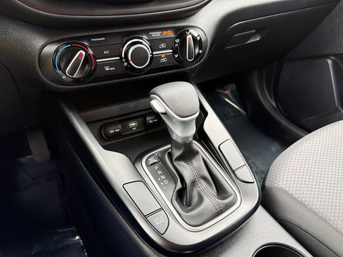 Used 2025 Kia Soul LX image 10