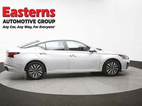 Used 2023 Nissan Altima 2.5 SV FWD image 44