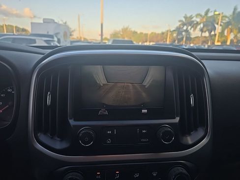 Used 2022 Chevrolet Colorado LT w/ LT Convenience Package image 10