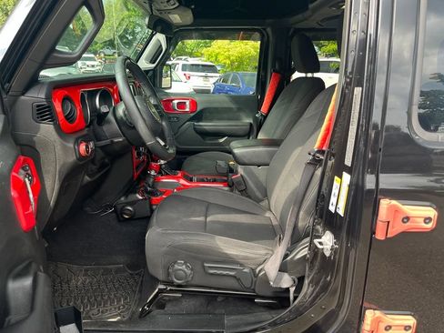 Used 2018 Jeep Wrangler Unlimited Sport S AWD/4WD image 18