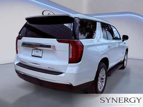 Used 2024 GMC Yukon SLT AWD/4WD image 6