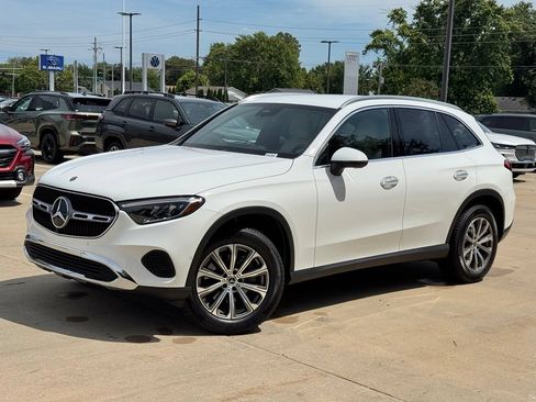 Used 2024 Mercedes-Benz GLC 300 4MATIC image 6
