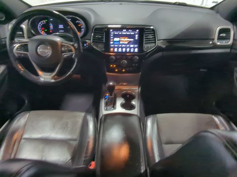 Used 2019 Jeep Grand Cherokee Altitude AWD/4WD image 18