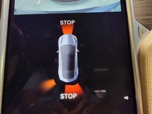 Used 2015 Tesla Model S 70D image 15