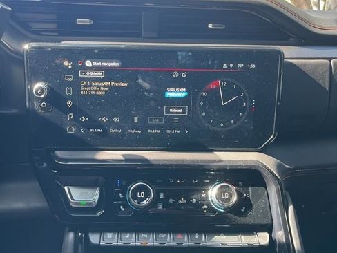 Used 2025 GMC Sierra 2500 AT4 w/ AT4 Premium Plus Package image 13