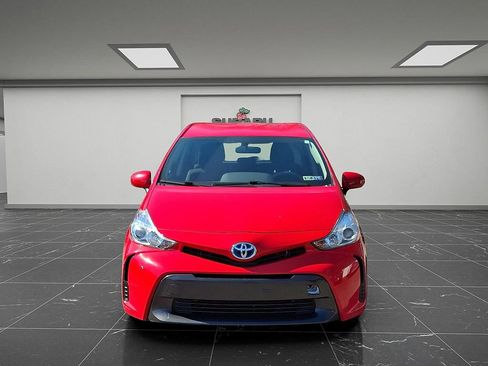 Used 2017 Toyota Prius V Two image 3