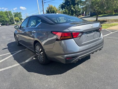 Used 2024 Nissan Altima 2.5 SV w/ SV Premium Package FWD image 5
