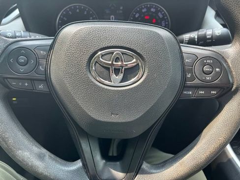Used 2020 Toyota RAV4 XLE FWD image 15