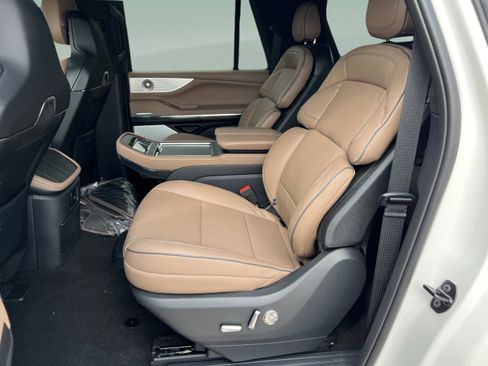 New 2026 Lincoln Navigator L Black Label AWD/4WD image 20