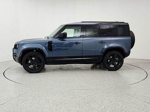 New 2026 Land Rover Defender 110 X-Dynamic SE image 8